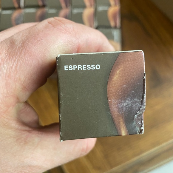 BECCA Cosmetics Ultimate Coverage 24 Hr Foundation - Picture 2 of 6